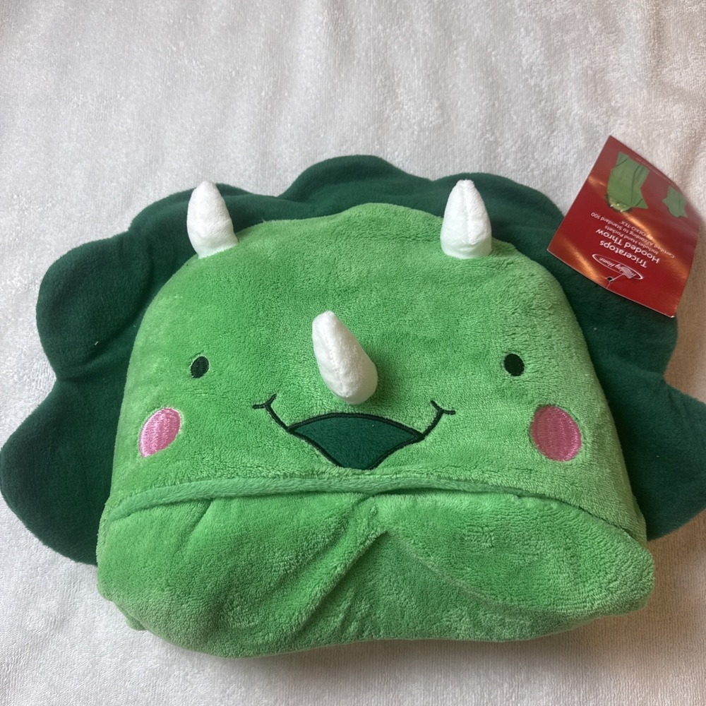 NWT Dinosaur Hooded Throw Blanket Triceratops Green Plush 40x50 Hand Pockets